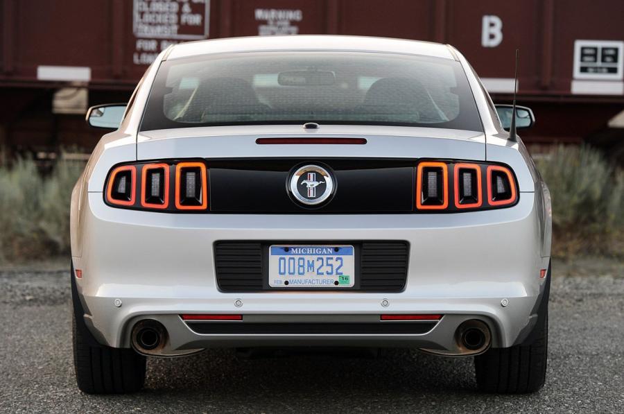  Ford Mustang V6 2012 года  (фото 115 из 133)